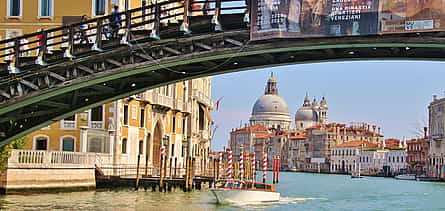 Photo 2 Falling in Love in Venice - Private Gondola Ride for Couples