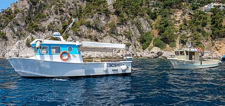 Фото 2 Fishing Experience in Capri with Lunch Onboard Boat Tour