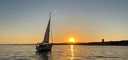 Foto 2 Lisbon Romantic Private 2h Sunset Cruise with sparkling wine