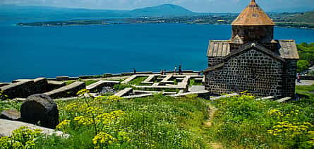 Foto 2 Excursión individual: Sevan, Sevanavank, Dilijan, Agartsin, Lago Parz y Mimino