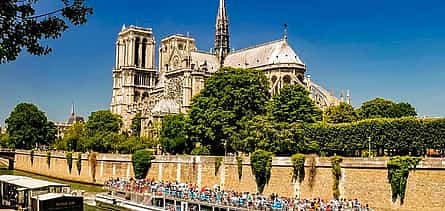 Фото 2 Half-day Paris Cruise & Walking Tours: Eiffel, Louvre, Notre-Dame