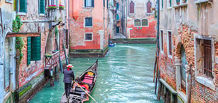 Фото 2 Частная прогулка на гондоле в Венеции с серенадой