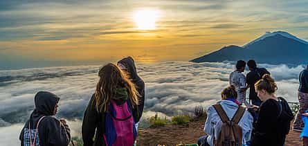 Foto 2 Mount Batur Sunrise Trekking with Natural Hot Spring and Ubud Tour
