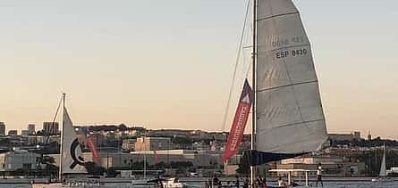 Foto 2 Lisbon Sunset Catamaran Cruise on The Tagus River