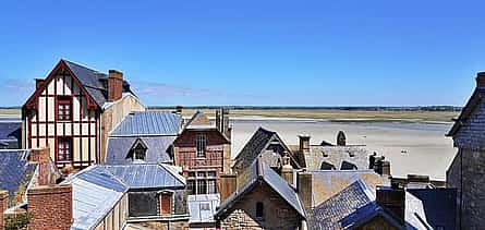 Photo 2 Private tour from Paris to Normandy with English speaking driver
