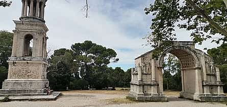 Photo 2 Baux and Saint Rémy de Provence: Culture and Landscapes, 8 Hours