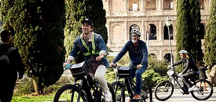 Photo 2 Half-Day WOW Rome Highlights Bike Tour with Skip-the-Line Colosseum Guided Visit