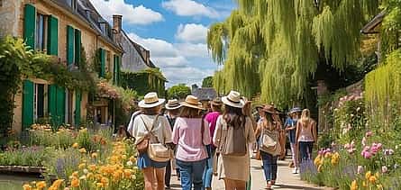 Photo 2 Private day trip from Paris to Giverny with a local driver