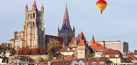 Photo 2 Private transfer: Zurich to Lyon, 2h sightseeing stop in Lausanne