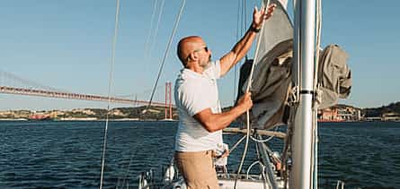 صورة 2 Lisbon Old town Sailng Cruise- 2h Small Group Tour, with a drink included