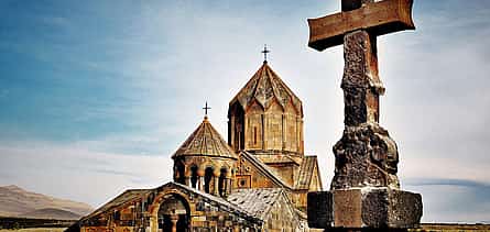 Photo 2 Индивидуальный тур: Крепость Амберд, монастыри Сагмосаванк и Ованаванк, памятник Армянскому алфавиту