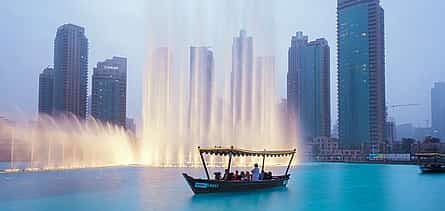 Фото 2 Прогулка по озеру фонтана в Дубае