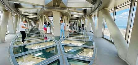 Foto 2 Visita al tobogán de vidrio Dubai Sky View y crucero con cena en dhow por la Marina con traslados privados
