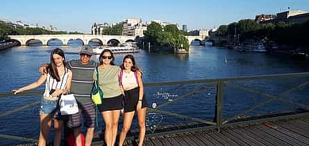 Fotografie 2 Paris Private Tour to Louvre Museum & French Crepes