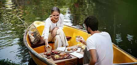 Foto 2 Romantisches Picknick-Mittagessen auf einem Boot für Paare