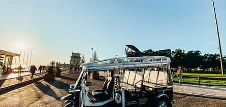 Fotoğraf 2 3-hour Tuktuk Tour the Medieval Lisbon + Belém District - Get a full historical perspective of this ancient city