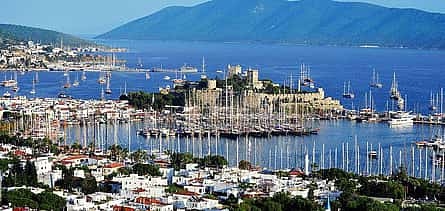 Фото 2 Private Guided Walking Tour to Bodrum City and Castle