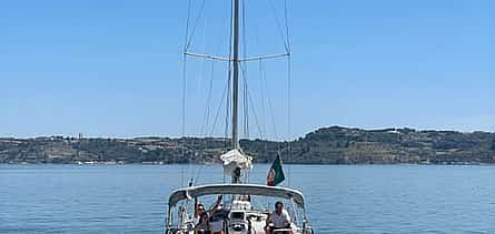 Zdjęcie 2 Lisbon Private Sailing Cruise, drink included (options: 2h, 3h, 4h, 6h or 8h)