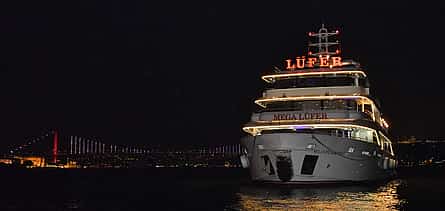Foto 2 Cena crucero por el Bósforo con programa de entretenimiento turco