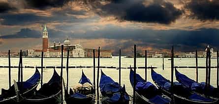 Photo 2 Private Door-to-Door Transfer from Lake Como to Venice 