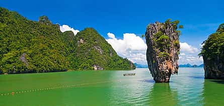 Foto 2 Phuket: 4 en 1 Isla de James Bond con piragüismo en la bahía de Phang Nga en barco de lujo