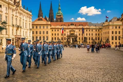 Prague: 1-Hour Castle Tour With Fast-GET Admission Ticket