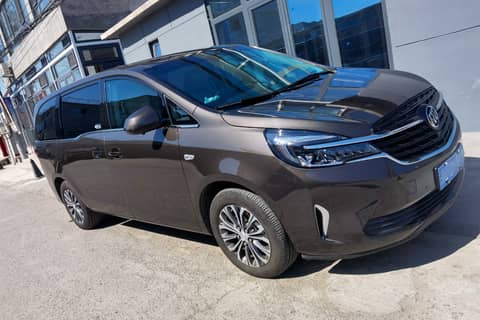Private Transfer from Beijing Daxing International Airport(PKX）to Beijing Urban Area by Business MPV5