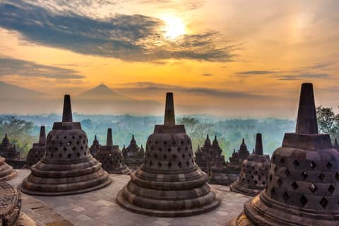 Yogyakarta: Borobudur climb up and Prambanan Tour