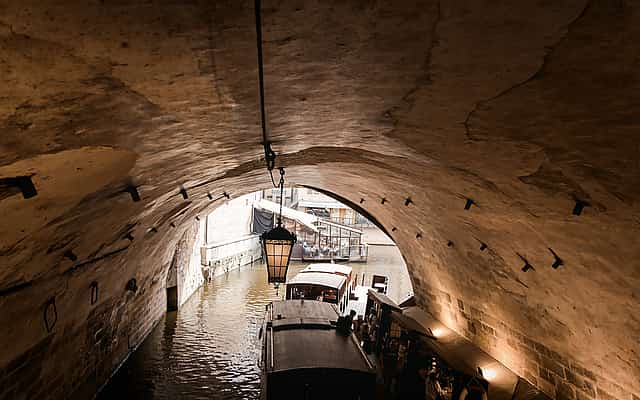 Prague Castle & Canal River Cruise