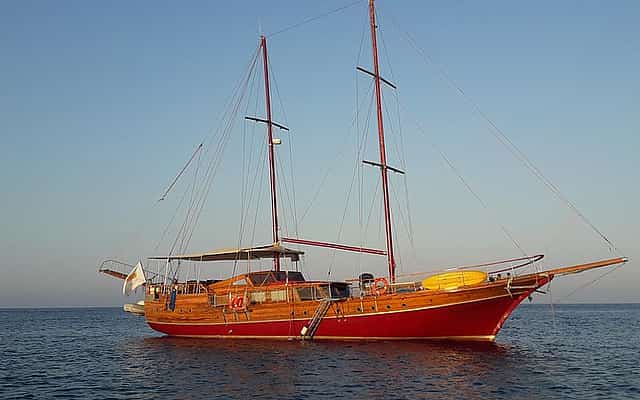 Crucero de Lujo en Yate de Madera en Lárnaca
