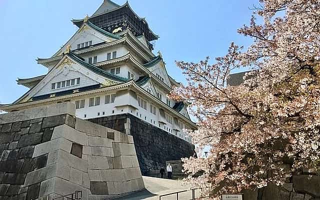Walking Tour to Osaka Castle
