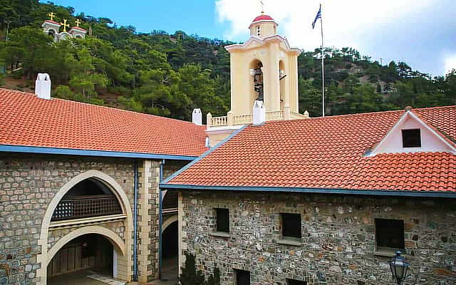 ทัวร์ Limassol สู่ Troodos, Kykkos, Omodos & โรงบ่มไวน์