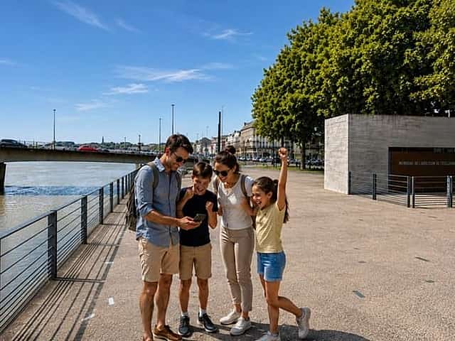 Nantes Scavenger Hunt & Highlights Self-Guided Walking Tour