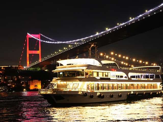 Istanbul Luxury Dinner Cruise with a Private Table