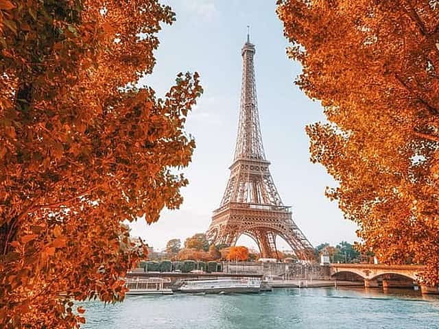OT Paris Eiffel Tower 2nd Level Italian Guided Tour with Ticket For Summit