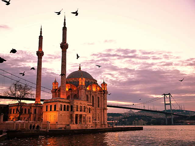 Bosphorus Sunset Cruise with a Live Guide on a Luxury Yacht