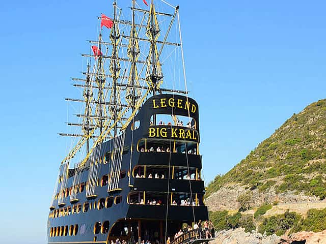 Alanya Pirate Yacht Tour: Legend Big Kral Experience