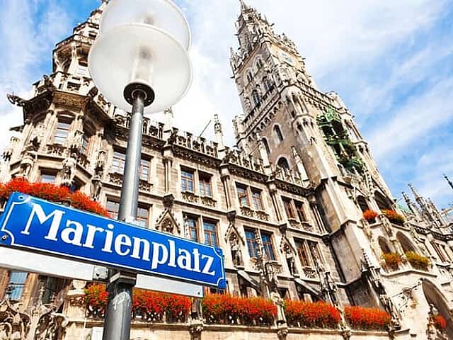 Munich Scavenger Hunt & Highlights Self-Guided Walking Tour