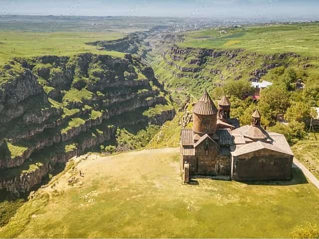 Armenian Alphabet Monument and Saghmosavank Monastery Private Tour