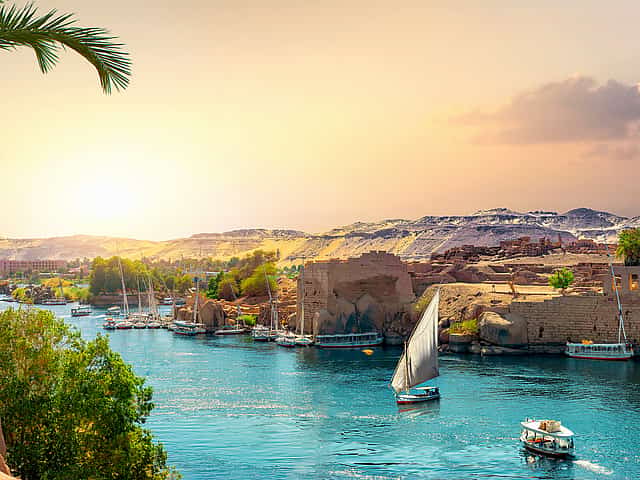 4-day Nile Cruise Aswan-Luxor with Abu Simbel Visit