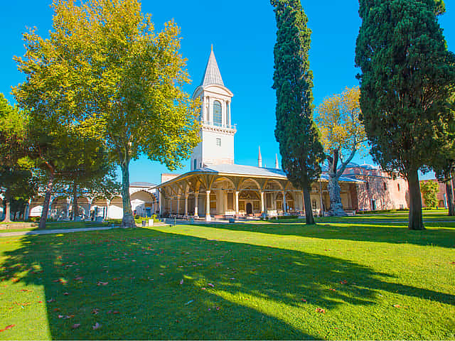 Skip-the-line Topkapi Palace Group Tour