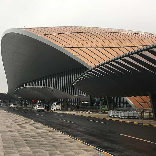 Privater Transfer vom Beijing Daxing International Airport (PKX) zum Beijing Capital International Airport (PEK) – Business-Limousine
