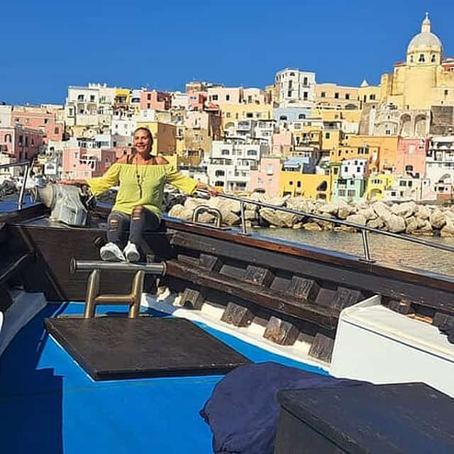 Procida Boat Tour from Ischia with Lunch and Island Stop