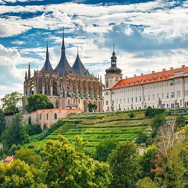 Viaje de un día a castillos privados y cervecería de Praga a Kutná Hora