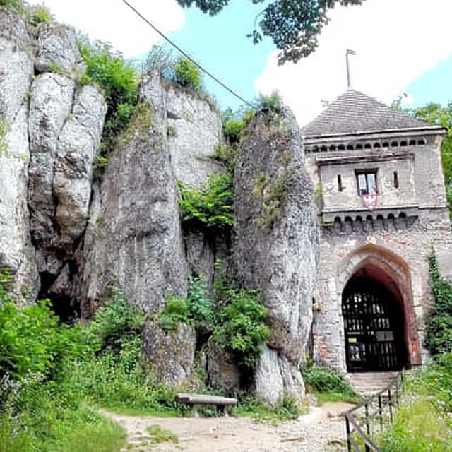 Eagle's Nests Trail with Pieskowa Skala and Ojcow castle - PRIVATE tour from Krakow (4h)