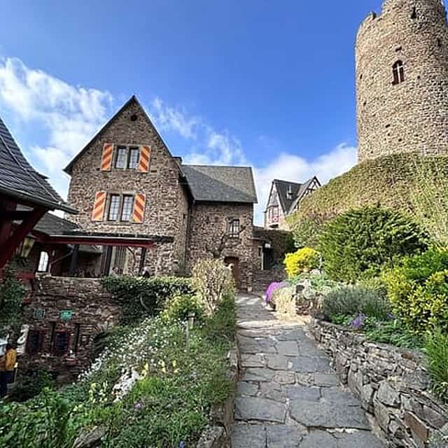 Koblenz: Private Thurant Castle tour with Roundtrip Transport