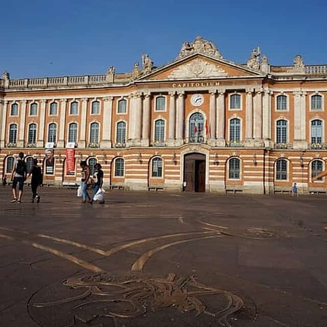 Private Transfer From Barcelona To Toulouse With a 2 Hour Stop