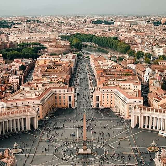 Private transfer from Florence to Rome, English-speaking driver