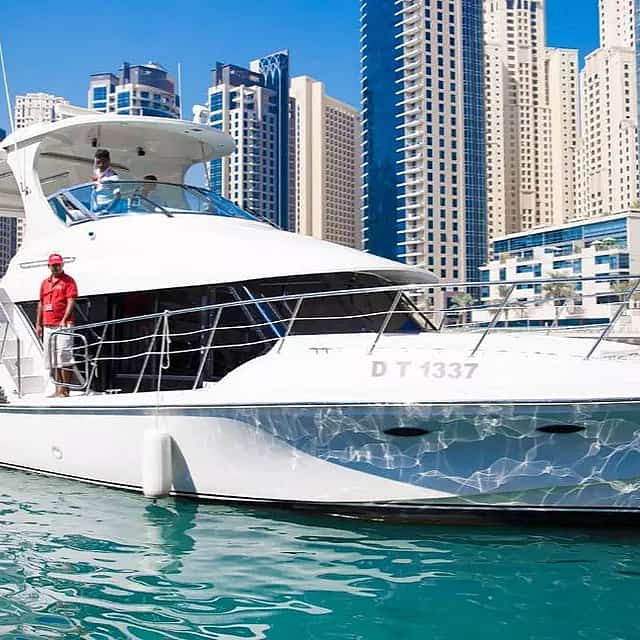 Dubai Xclusive Shared Luxury Yacht Tour with BBQ Breakfast
