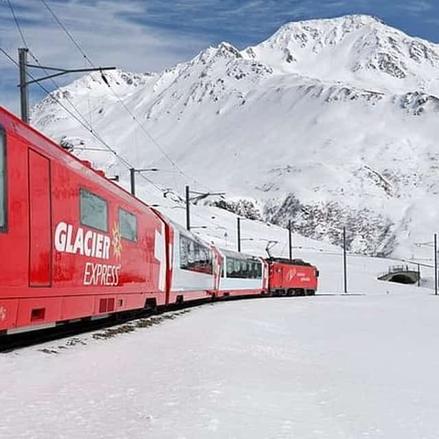 Glacier Express Treno Panoramico Viaggio di Andata e Ritorno in un Giorno Tour Privato da Basilea